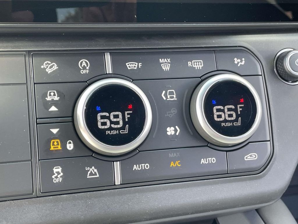 New 2026 Santorini Black Land Rover S image 31