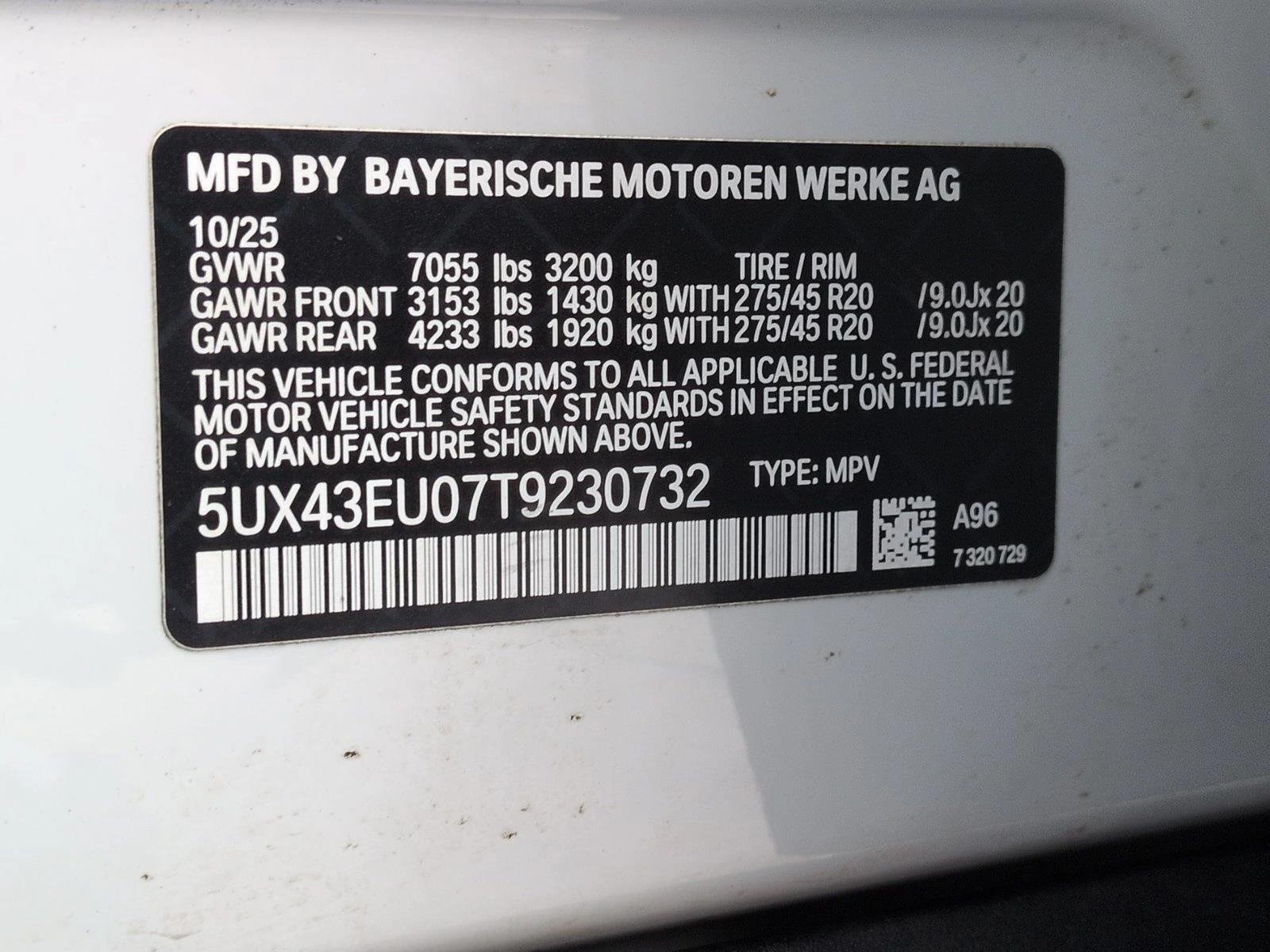 Used 2026 Mineral White Metallic BMW xDrive50e image 27