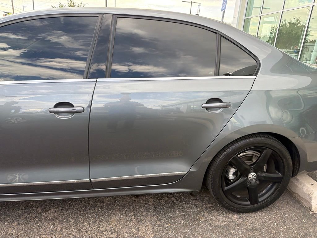 Used 2017  Volkswagen 1.8T SEL image 6