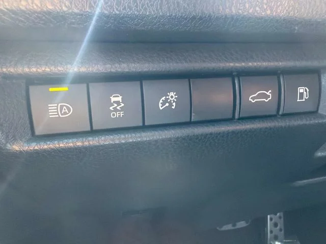 Used 2025  Toyota SE image 29
