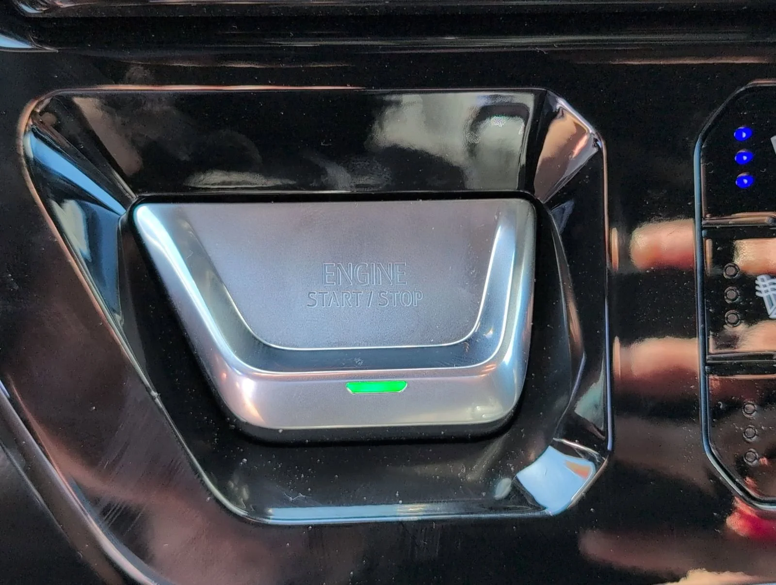 New 2026 Sterling Metallic GMC AT4X image 22