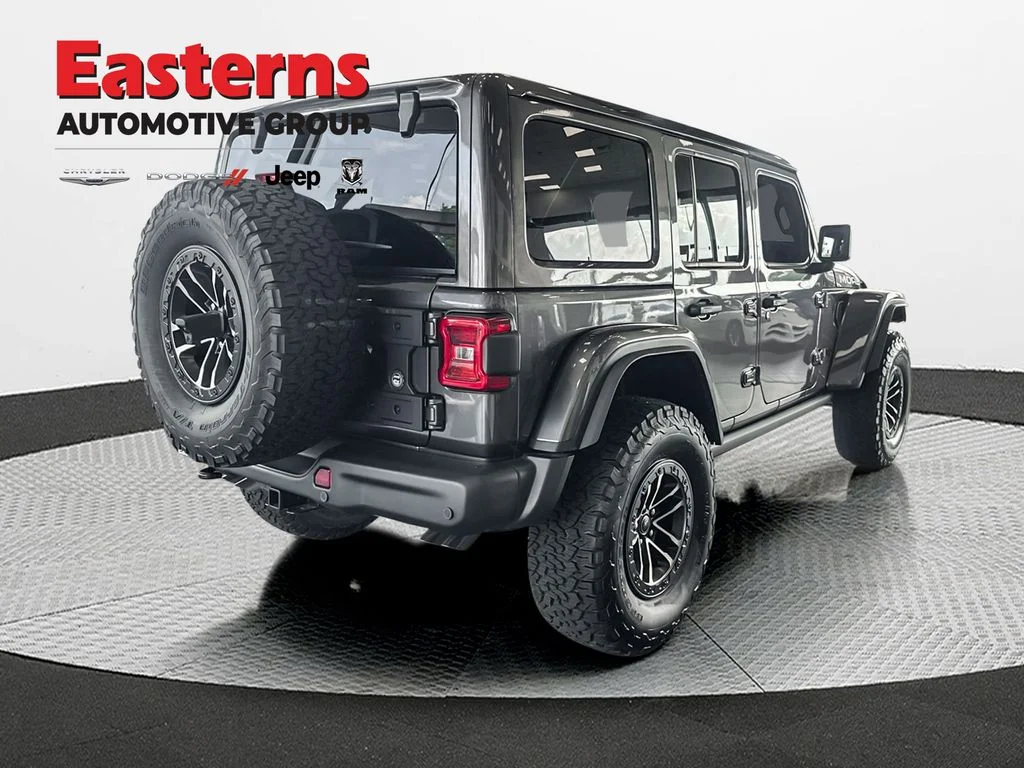 New 2026 Granite Crystal Metallic Clear-Coat Exterior Paint Jeep Moab 392 image 6