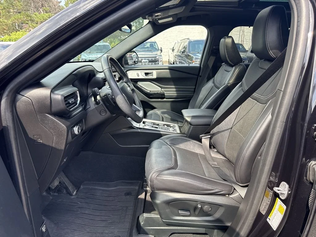 Used 2023 Agate Black Metallic Ford ST image 15