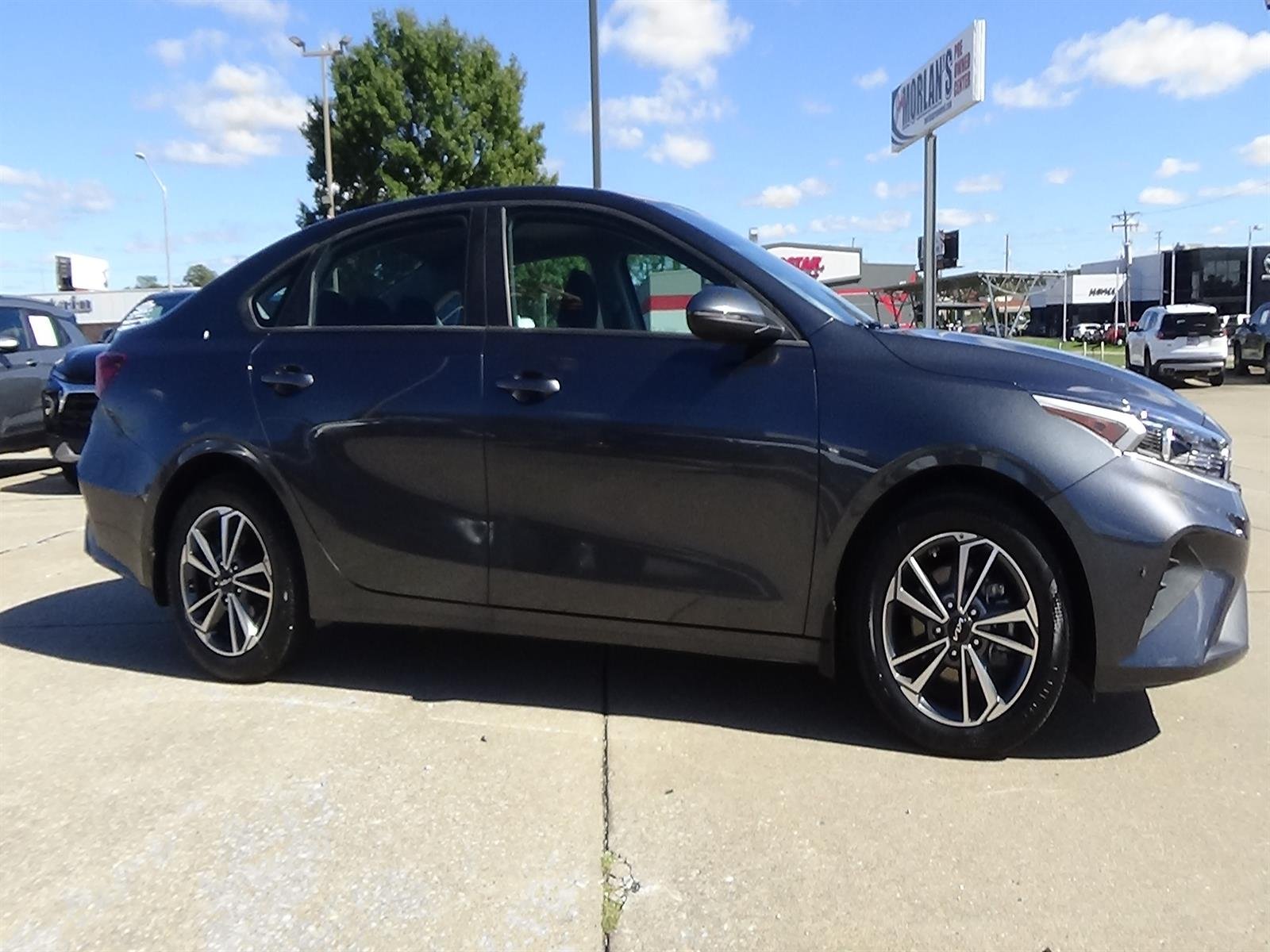Used 2024 Gravity Gray (kdg) Kia LXS image 6