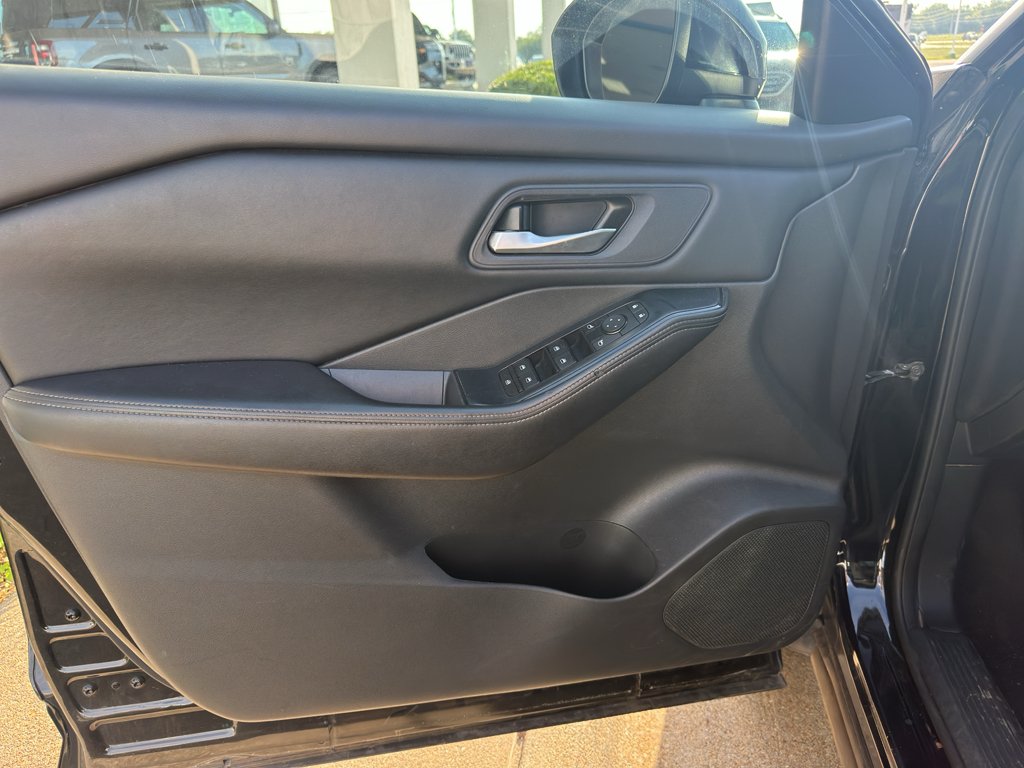 Used 2024 Super Black Nissan SV image 15
