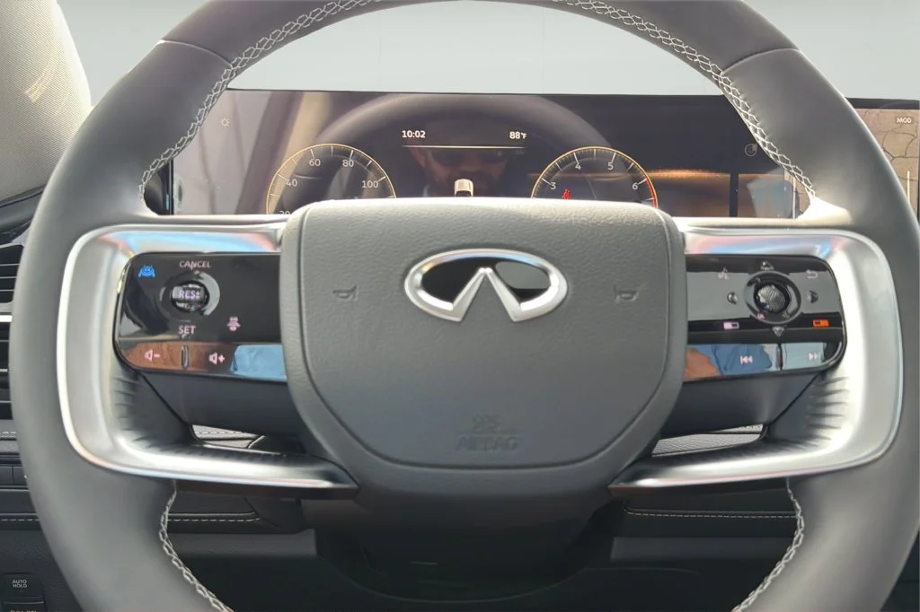 New 2027 RADIANT WHITE INFINITI Luxe 2WD image 33