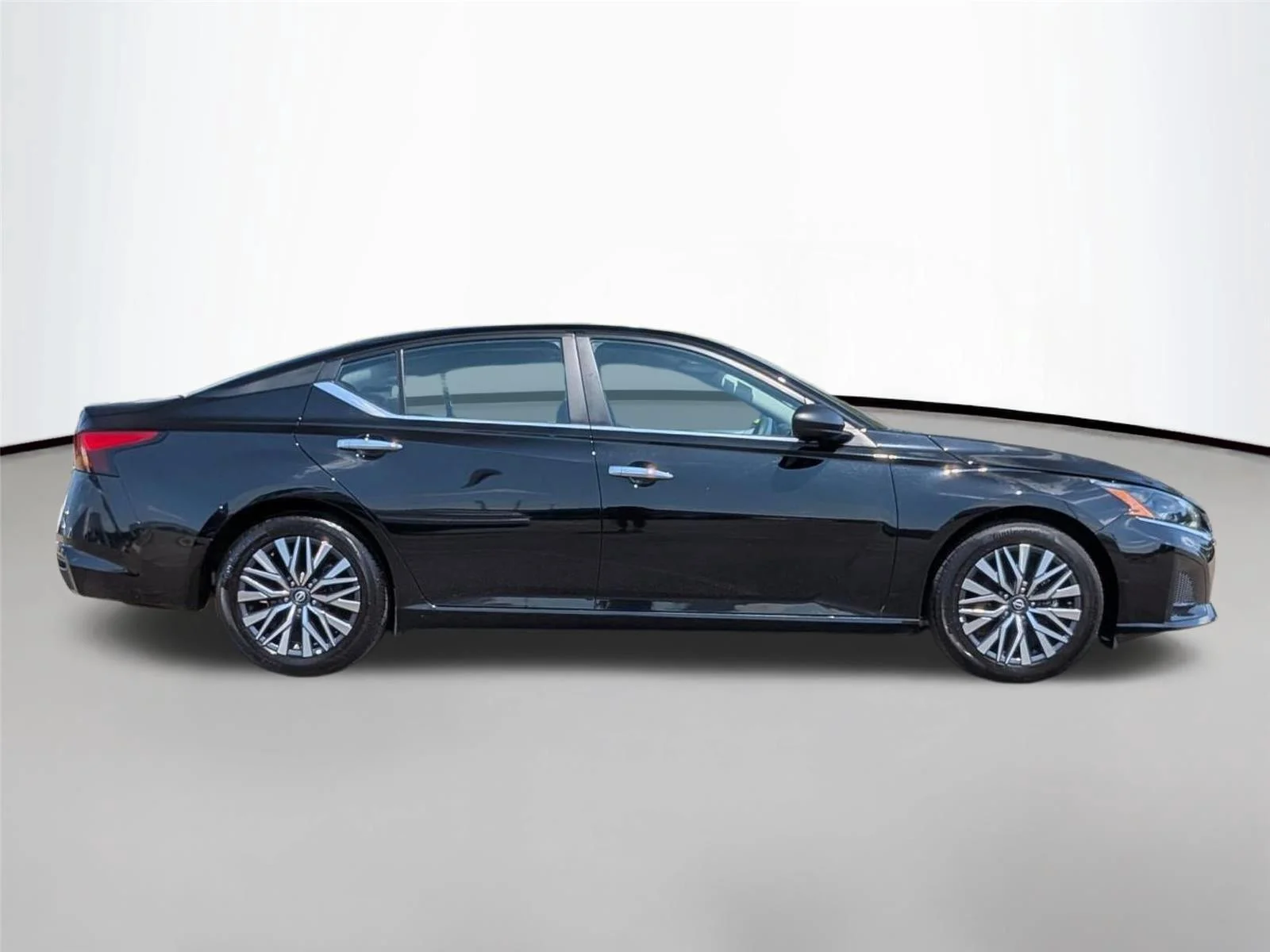 Certified Used 2025 Super Black Nissan SV image 6