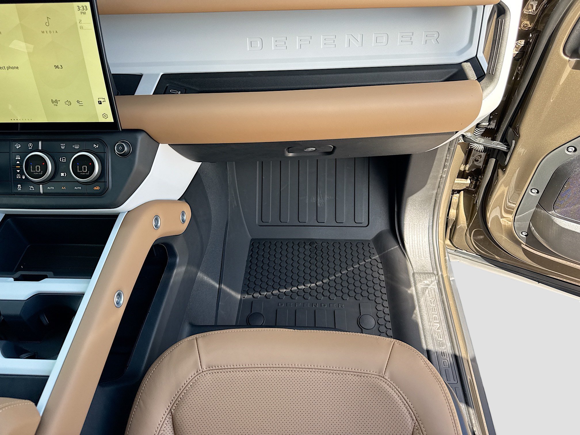 New 2026 Gondwana Stone LAND ROVER X-Dynamic SE image 18