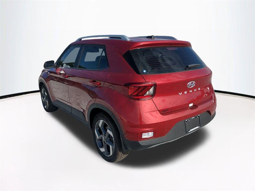 2025 Hyundai Venue Limited - Photo 7