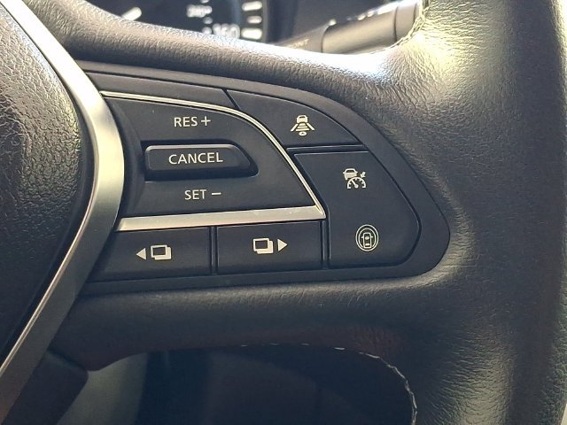 Used 2022 Red INFINITI LUXE image 28