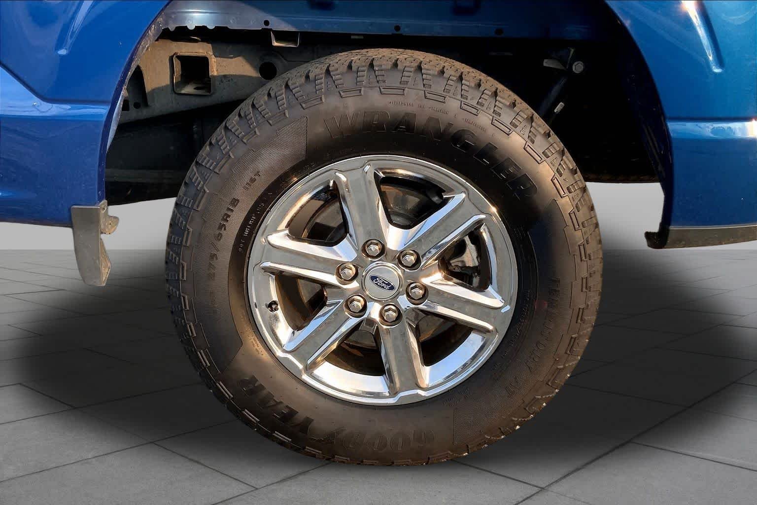 Used 2025 Atlas Blue Metallic Ford XLT image 11