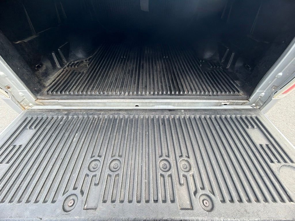 Used 2011 Silver Ford XLT image 12