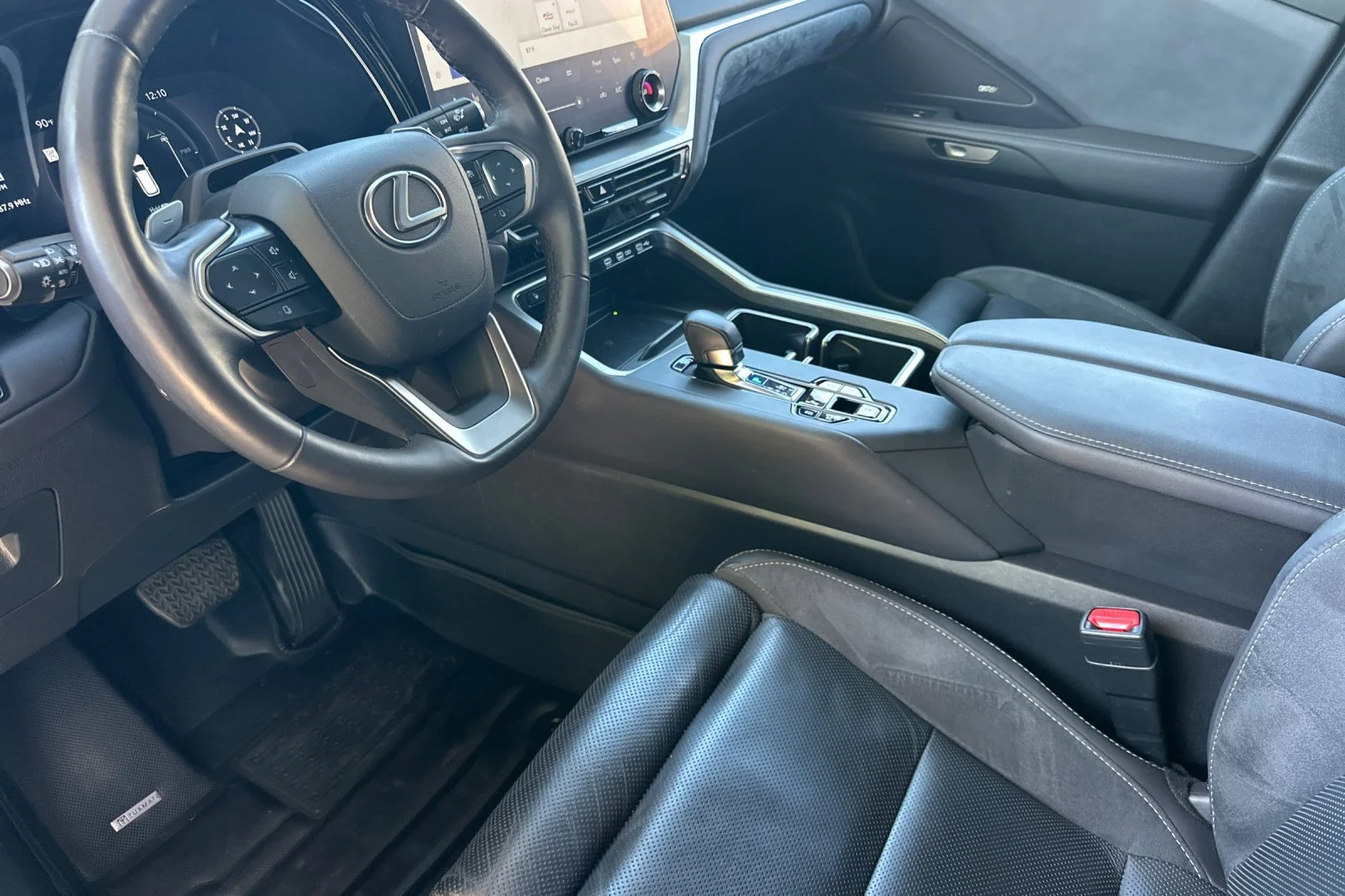 Used 2024 Silver Lexus 550h+ Luxury image 17
