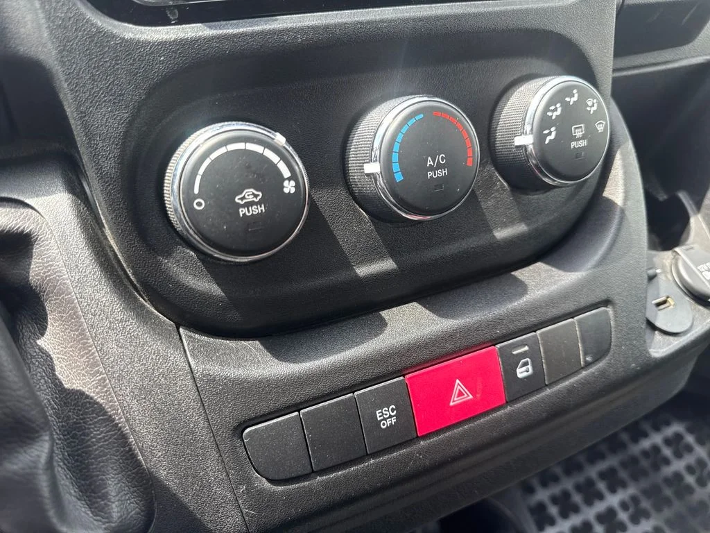 Used 2016 White Ram High Roof image 24