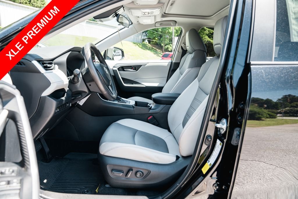 Used 2023 Midnight Black Metallic Toyota XLE Premium image 25