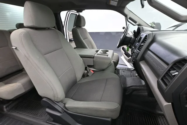 Used 2019 White Ford XL image 41