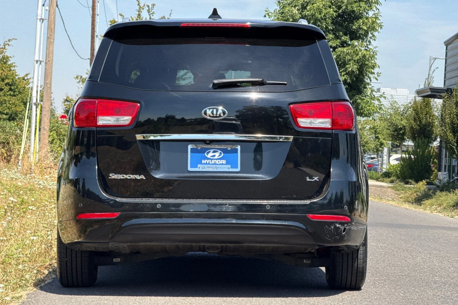 Used 2018 Black Kia LX image 4