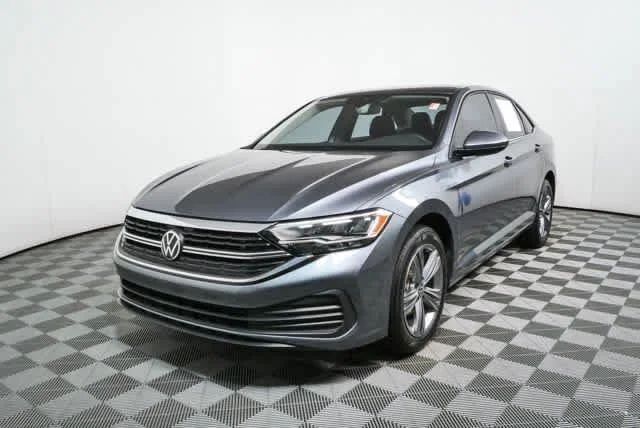 Certified Used 2024 Platinum Gray Metallic Volkswagen SE image 29