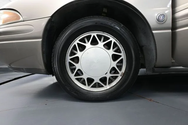 2002 Buick LeSabre Limited - Photo 17