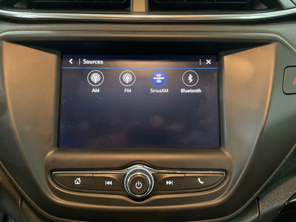 Used 2022 Summit White Chevrolet LT image 17