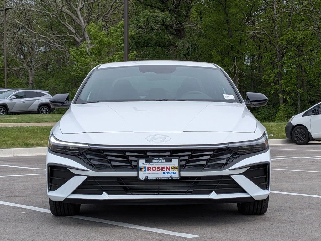 New 2026 White Hyundai SEL Sport image 2