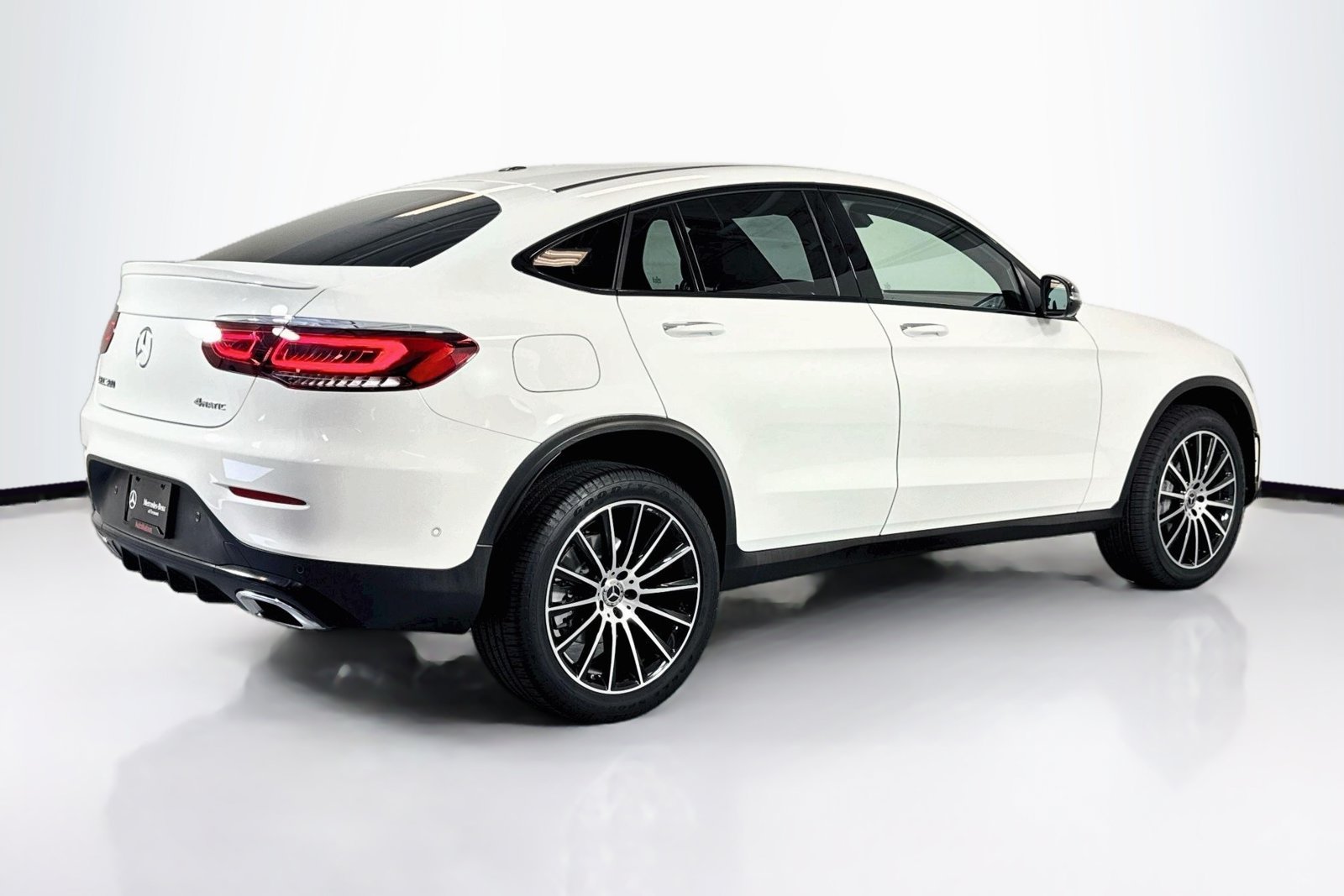 Certified Used 2023 Polar White Mercedes-Benz GLC 300 image 5