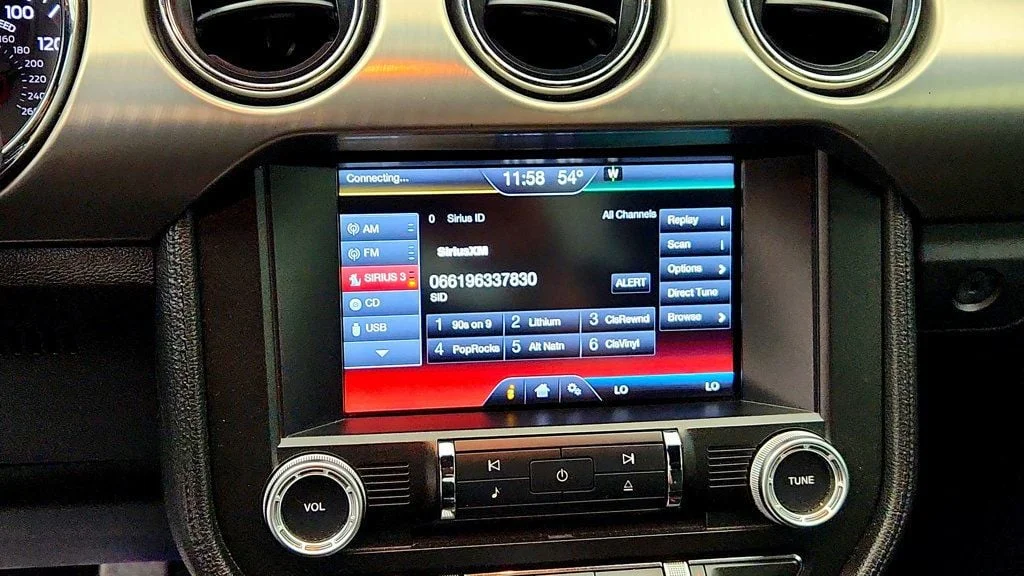 Used 2015 Guard Metallic Ford 2dr Fastback GT image 18