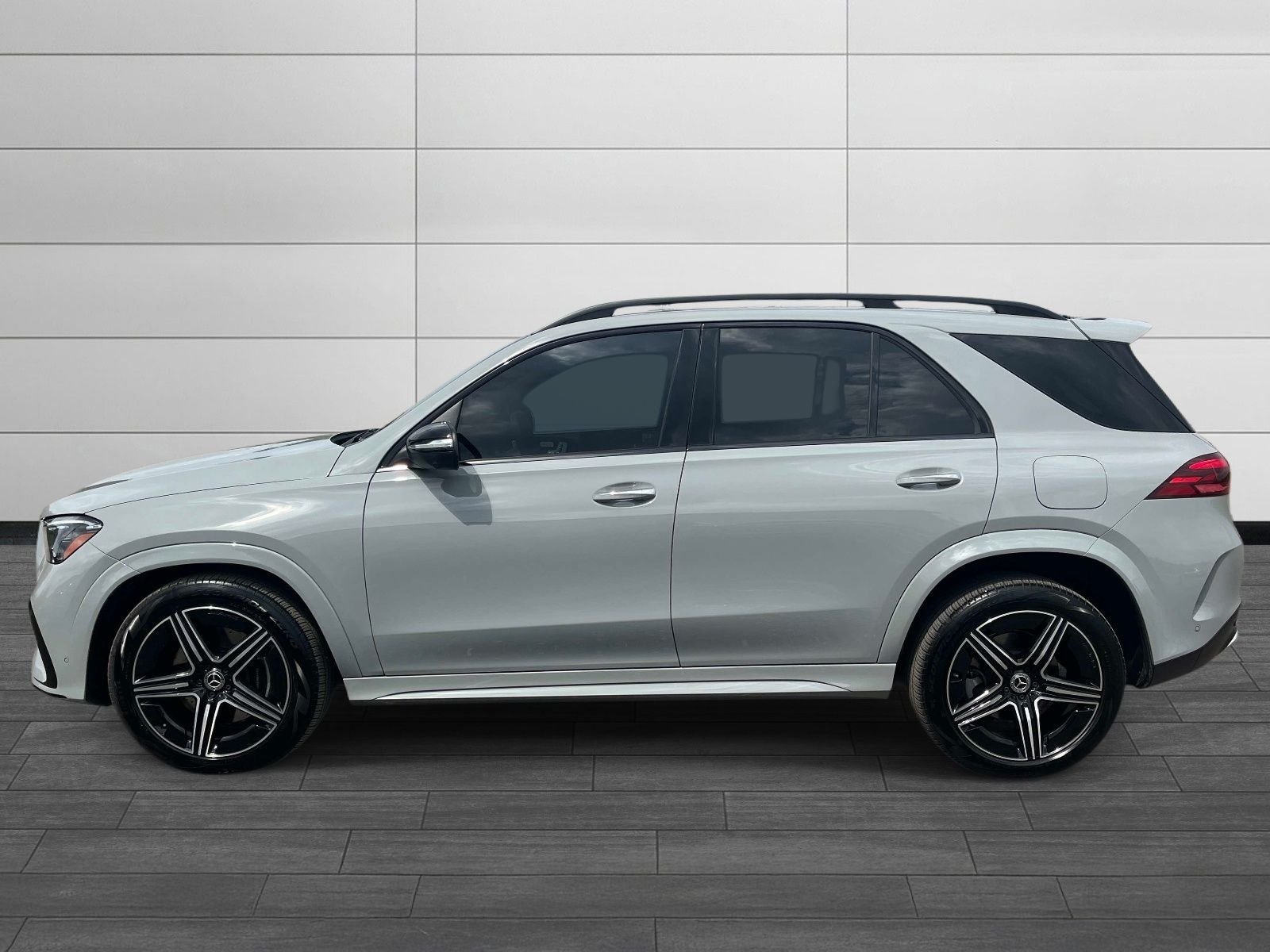 Certified Used 2024 MANUFAKTUR Alpine Gray Mercedes-Benz GLE 450e image 6