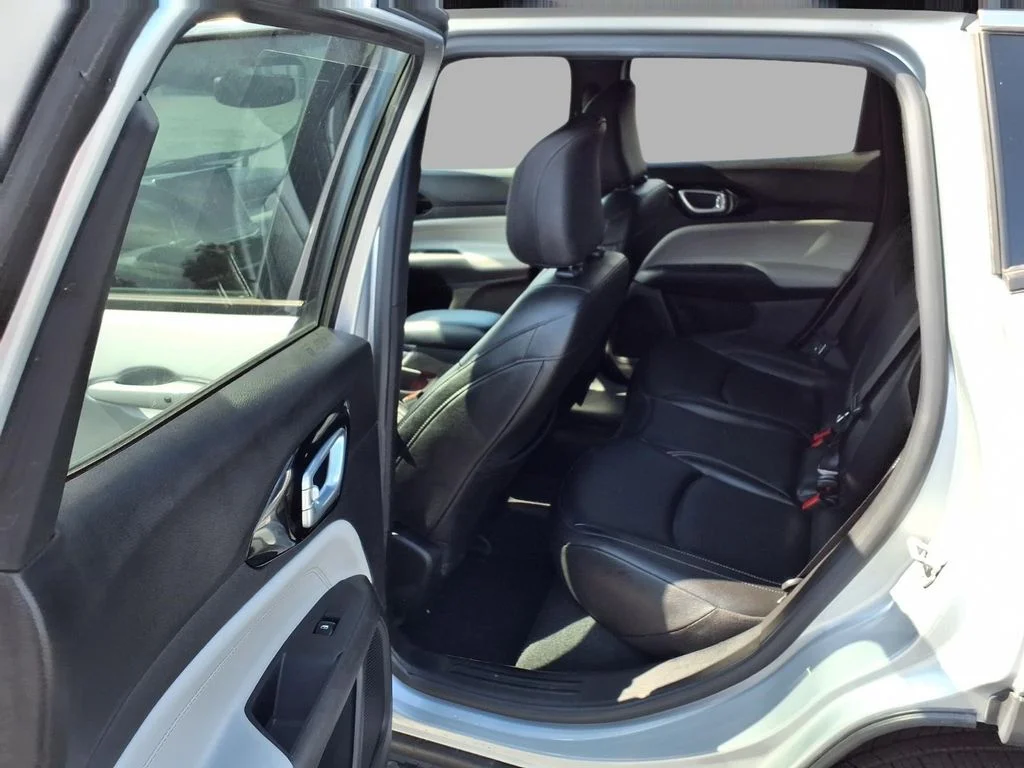 Certified Used 2025 Silver Jeep Limited image 25