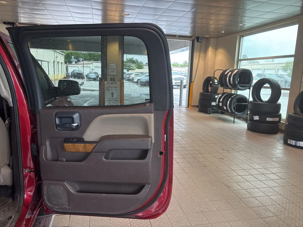 Used 2018 Red GMC SLT image 9