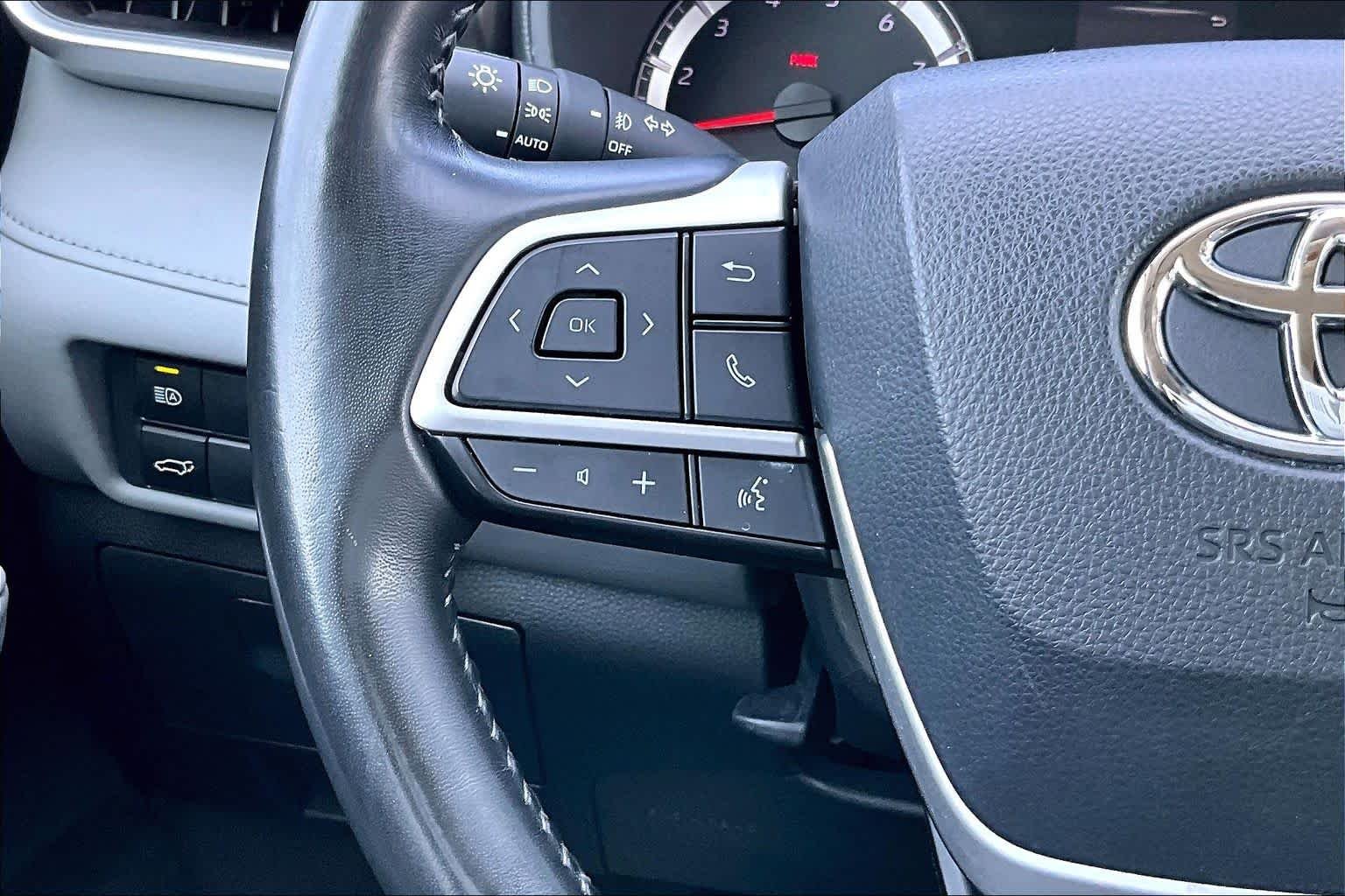 Used 2022 Midnight Black Metallic Toyota LE image 21