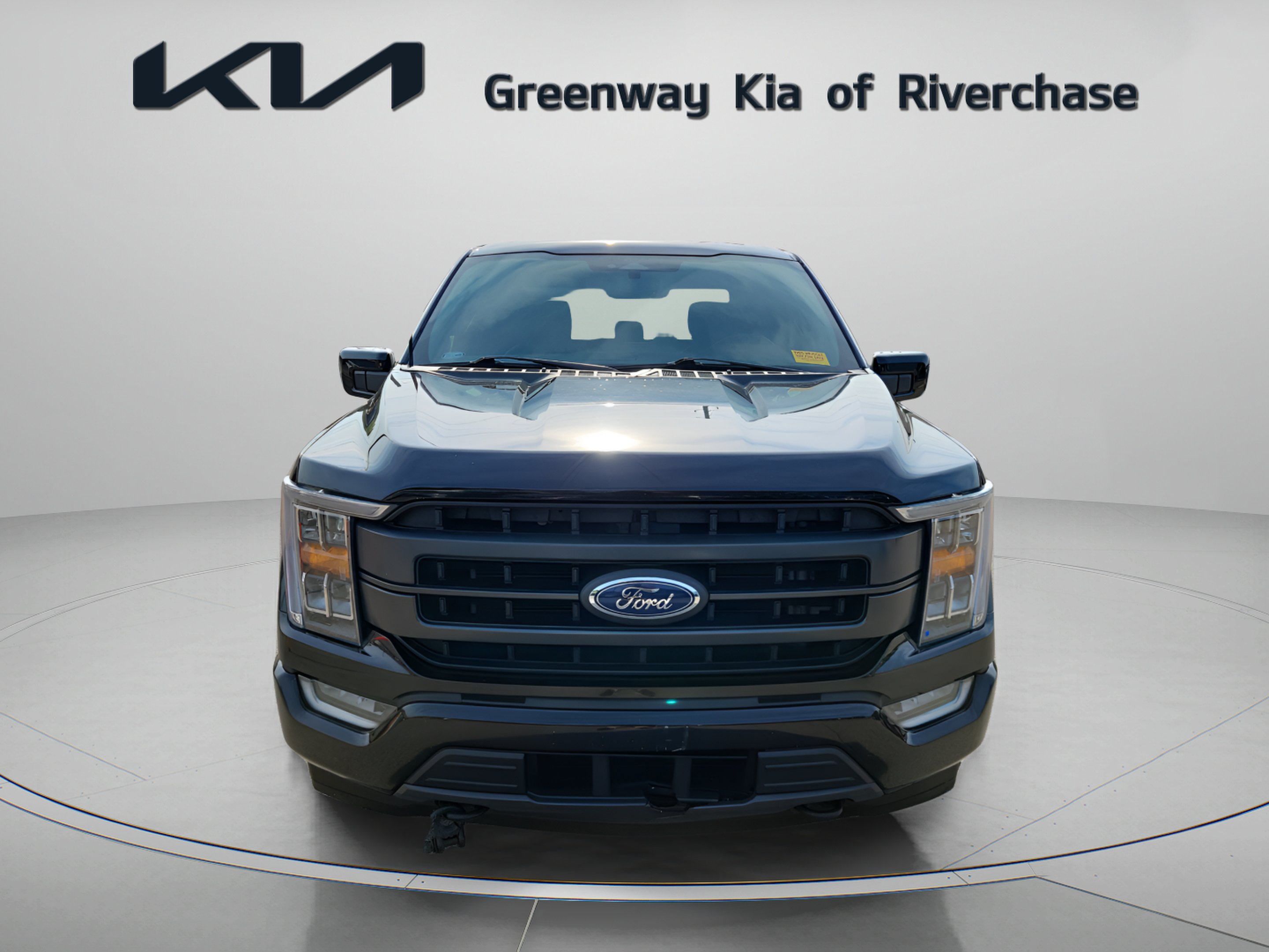 Used 2022 Black Metallic Ford Lariat image 2