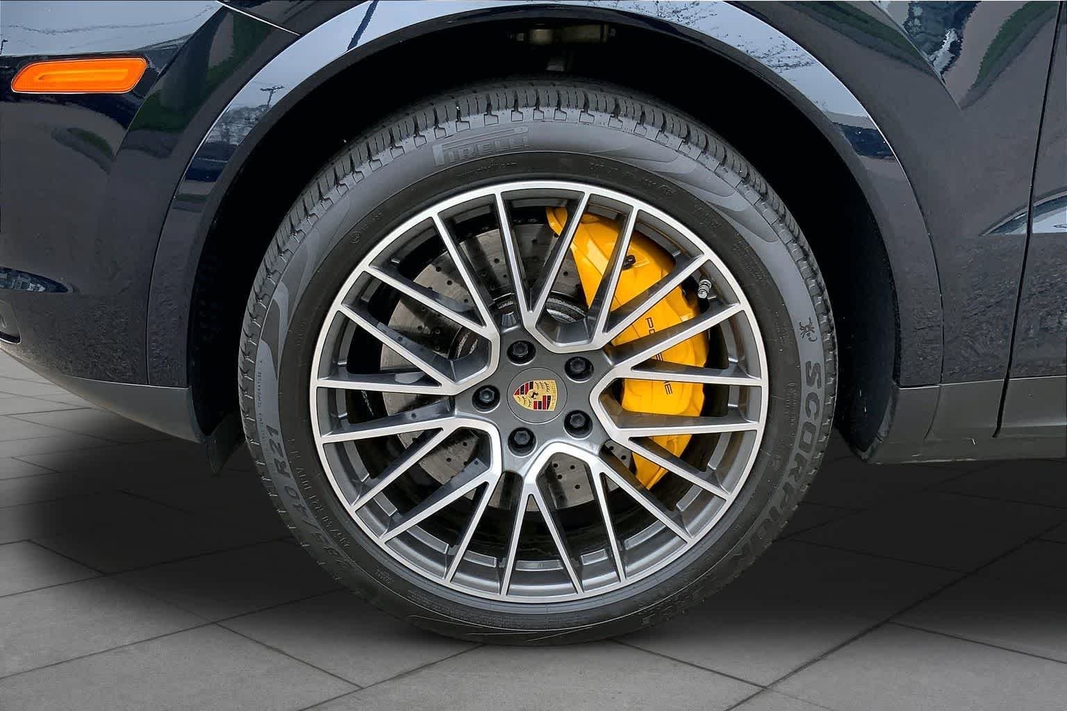 2022 Porsche Cayenne Base - Photo 10
