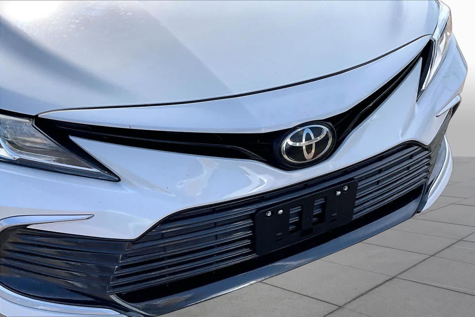 Used 2022 Ice Edge Toyota LE image 28