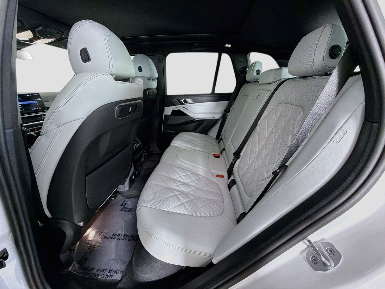 Used 2026 Mineral White Metallic BMW sDrive40i image 26