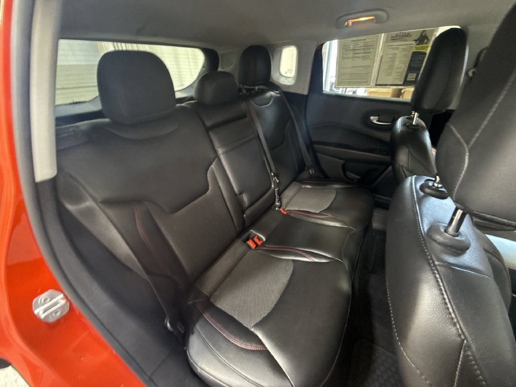 Used 2018 Spitfire Orange Clearcoat Jeep Trailhawk image 35