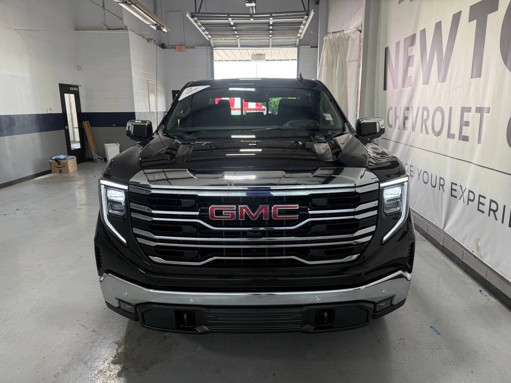 New 2026 Onyx Black GMC SLT image 39