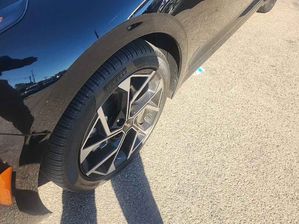 Used 2025 Black Kia EX image 7