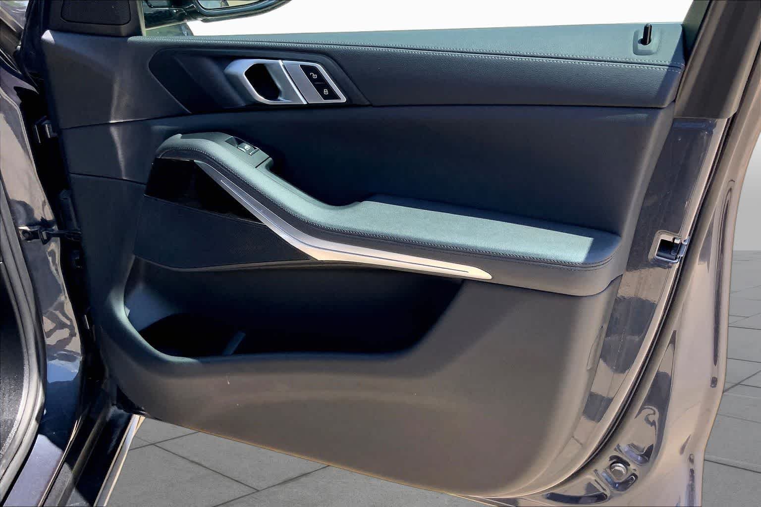 Used 2019 Arctic Grey Metallic BMW xDrive40i image 45