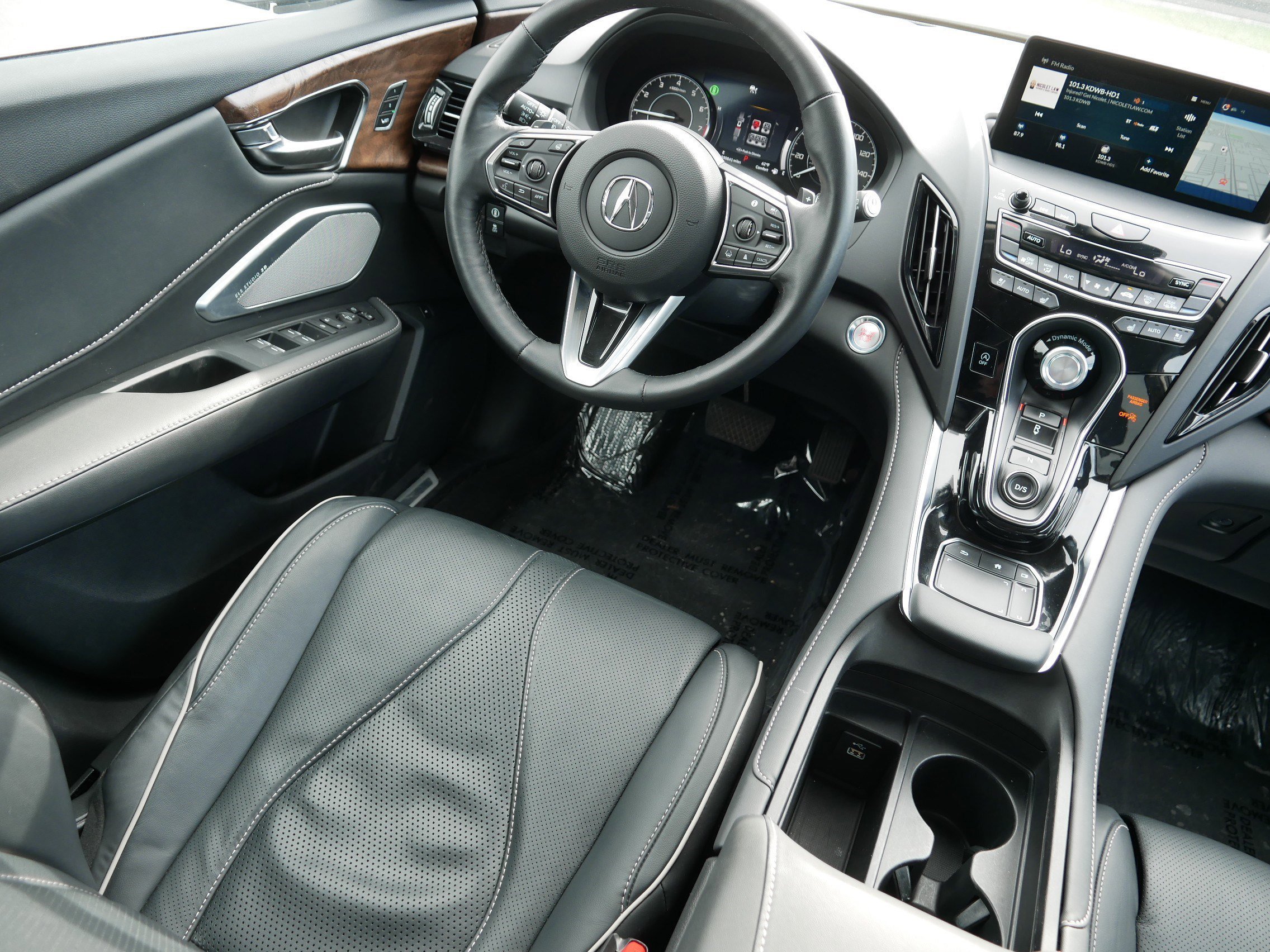 Used 2024 Platinum White Pearl Acura w/Advance Package image 9