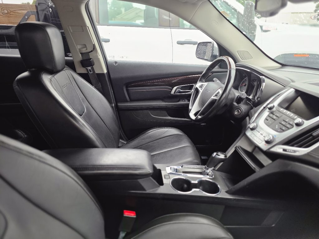 Used 2017 Quicksilver Metallic GMC Denali image 5
