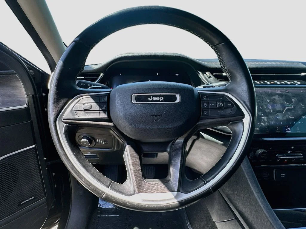Used 2022 Black Jeep Limited image 11