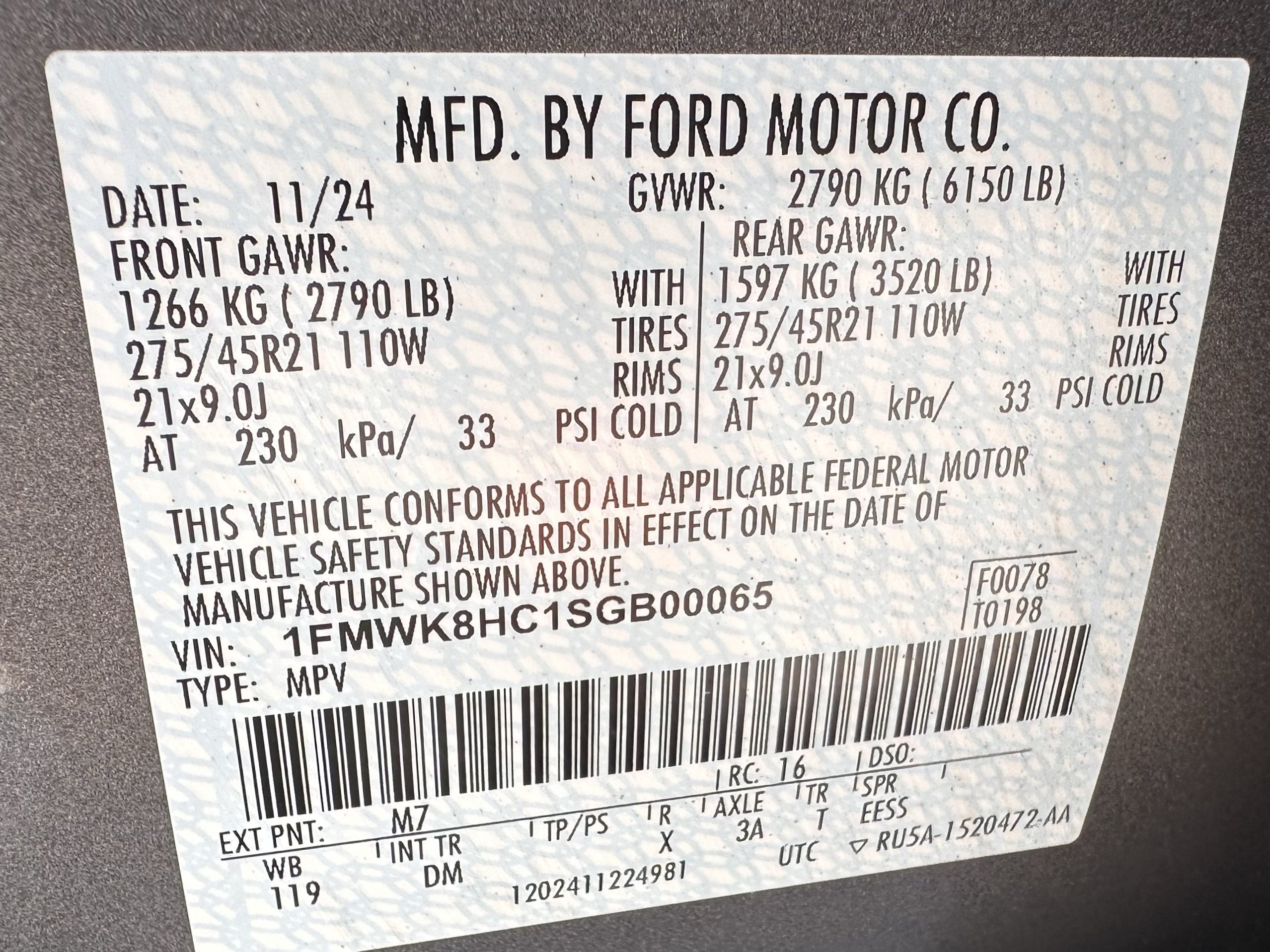Used 2025 Carbonized Gray Metallic Ford Platinum image 32