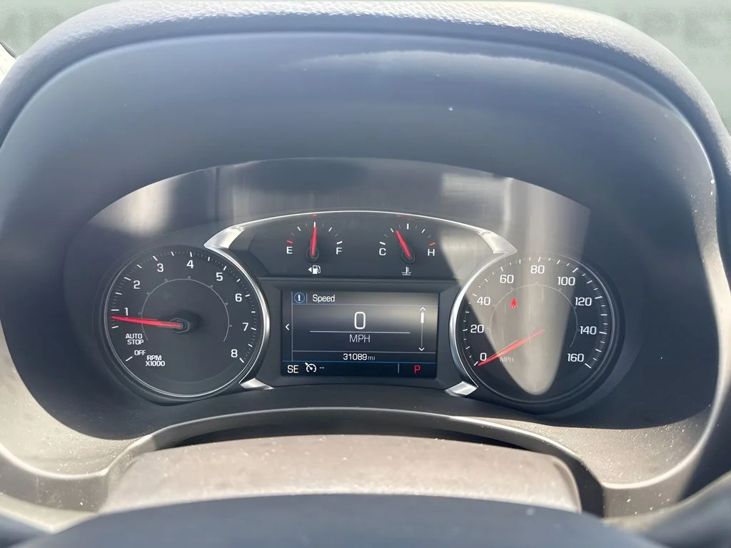 Used 2024 Silver GMC SLE image 25