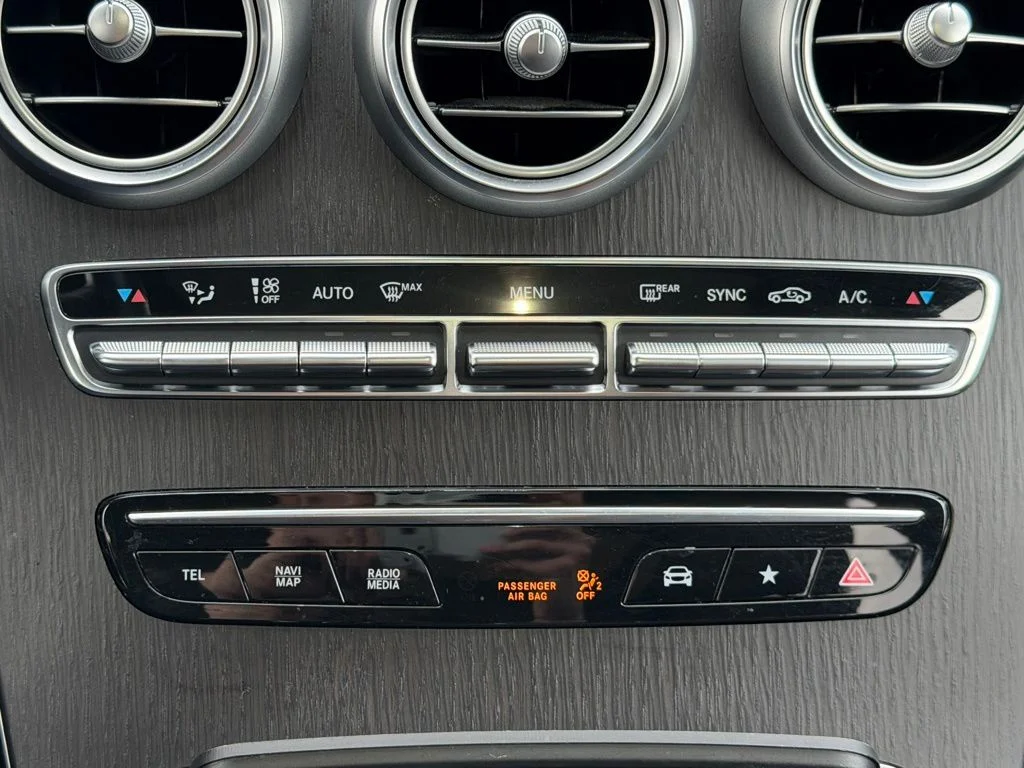 Used 2021 White Mercedes-Benz GLC 300 image 10