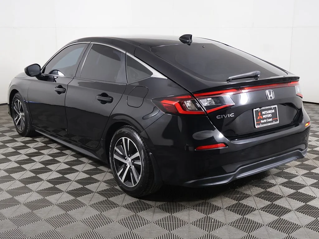 2023 Honda Civic Hatchback LX - Photo 6