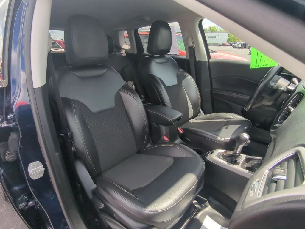 Used 2021 Blue Jeep Latitude image 24