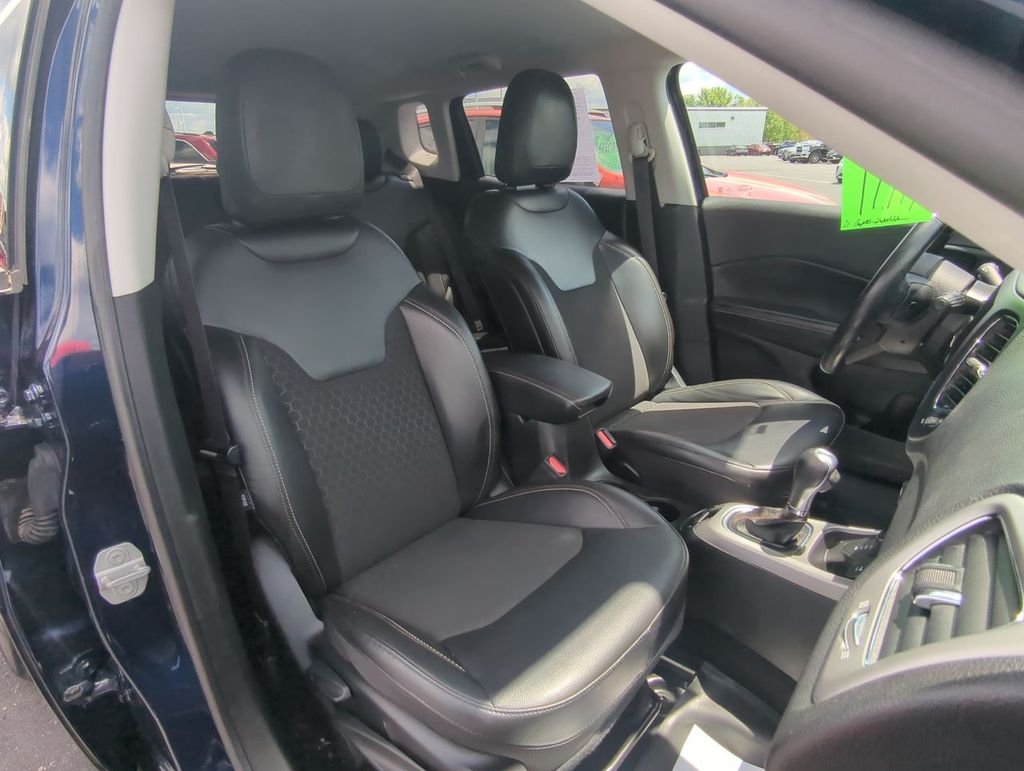 Used 2021 Blue Jeep Latitude image 24