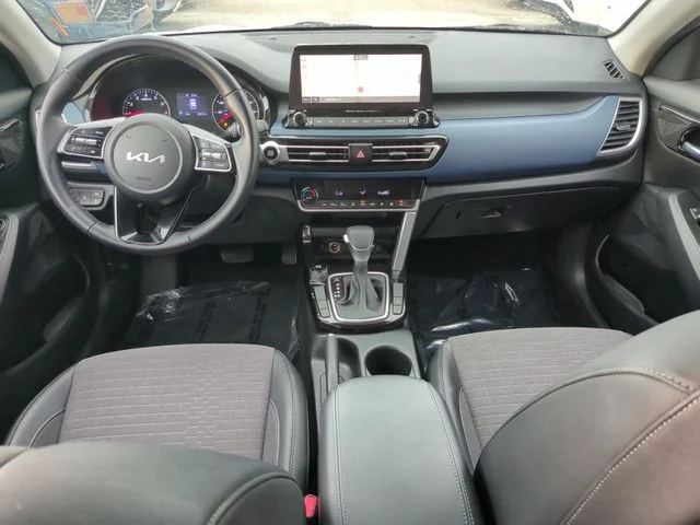 Used 2023 White Kia S image 10