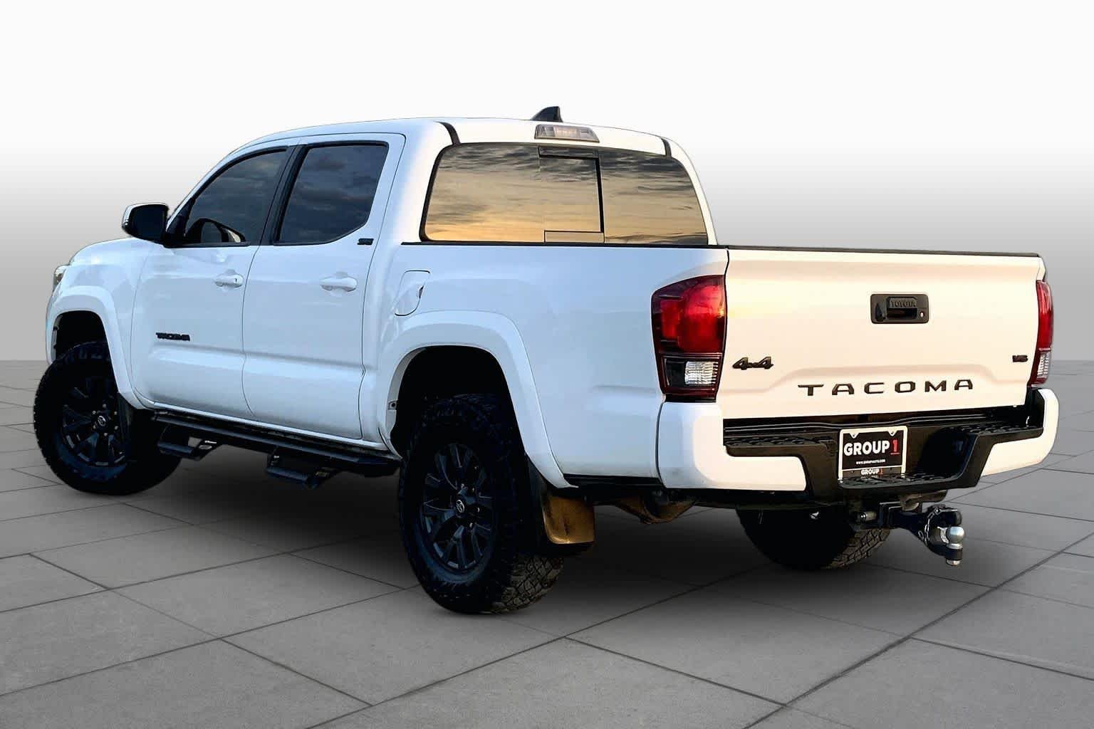 Used 2023 Ice Cap Toyota SR5 image 12